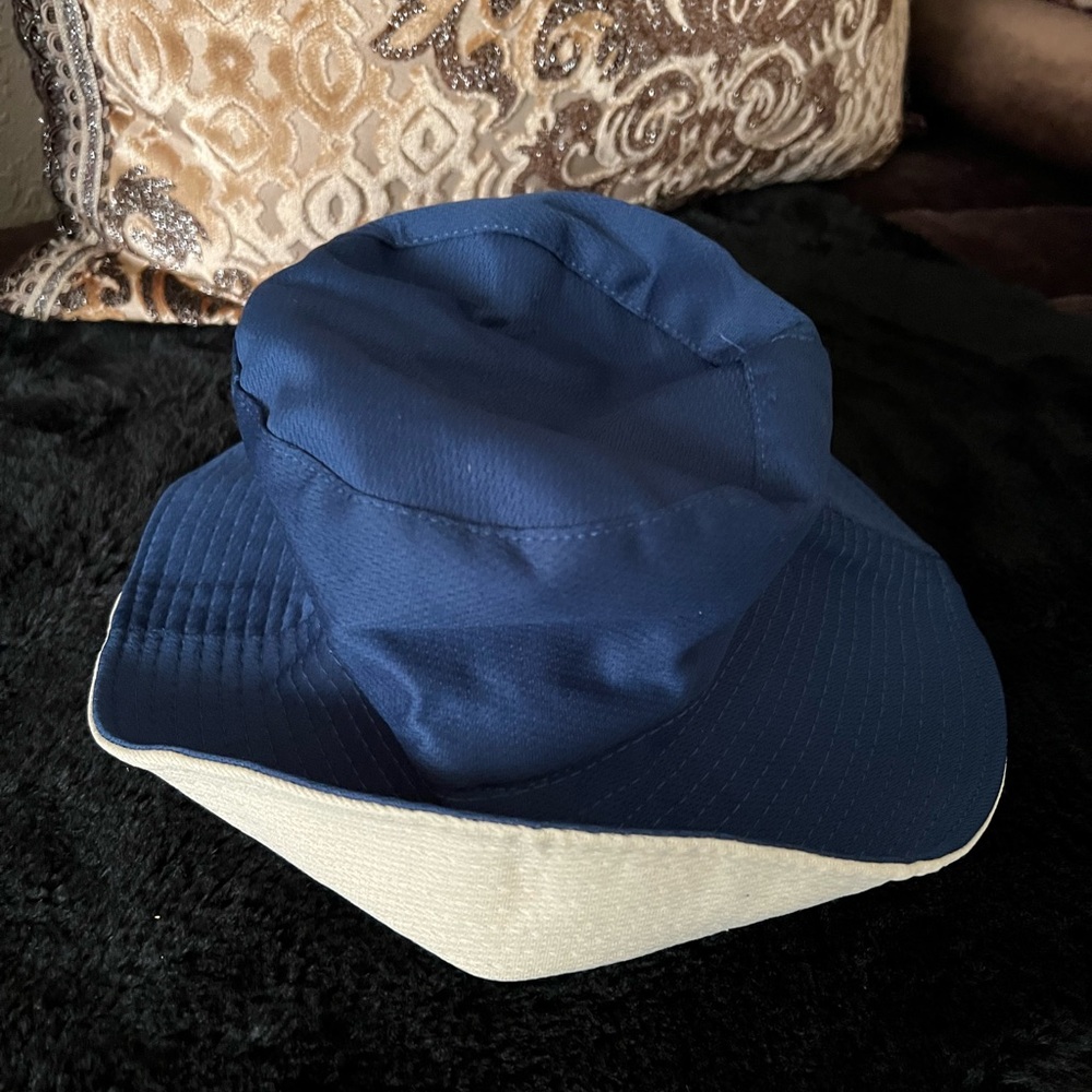 New hat - Picture 3 of 3